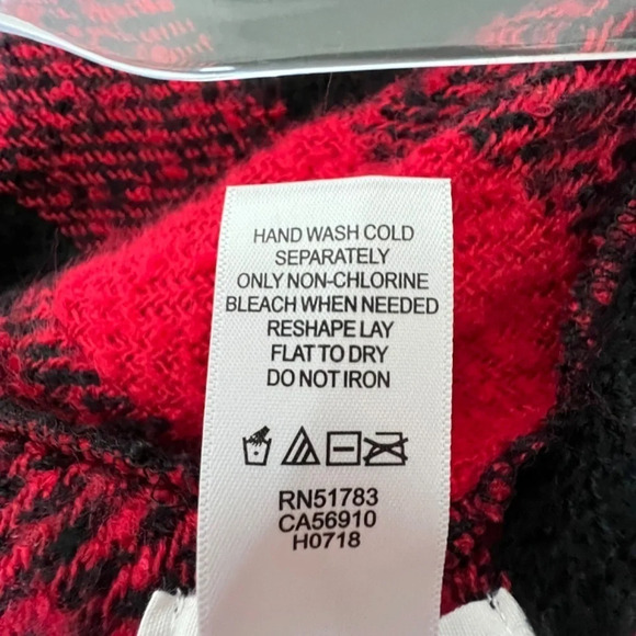 Maurices Red and Black Plaid Shawl Size OS like new - Picture 9 of 9